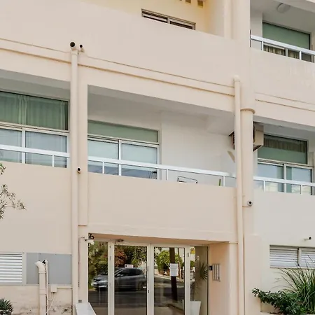 Seaside View 1-bedroom Apartment! 아파트 *