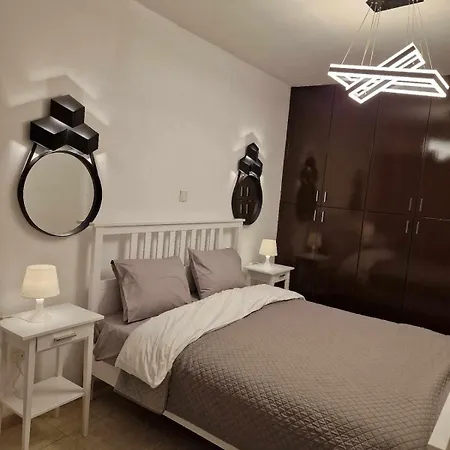 Seaside View 1-bedroom Apartment! Appartamento Larnaca