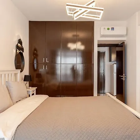 Seaside View 1-bedroom Apartment!