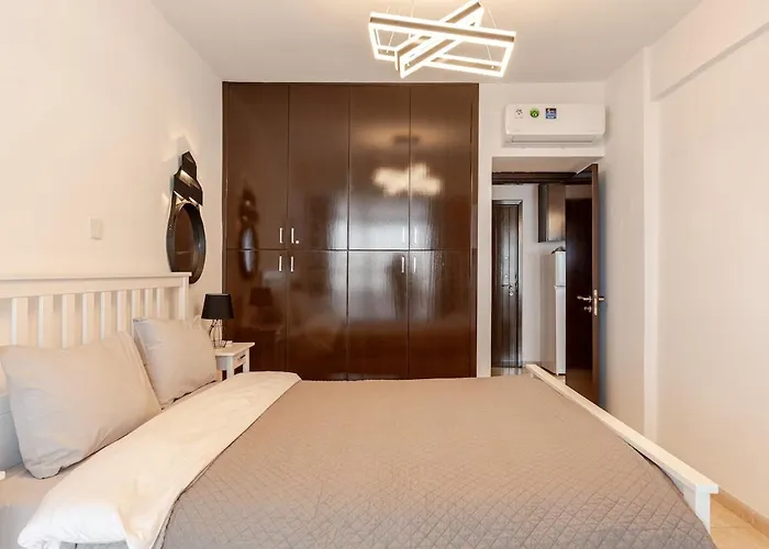 Seaside View 1-bedroom Apartment!