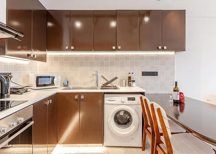 Seaside View 1-bedroom Apartment! Larnaca