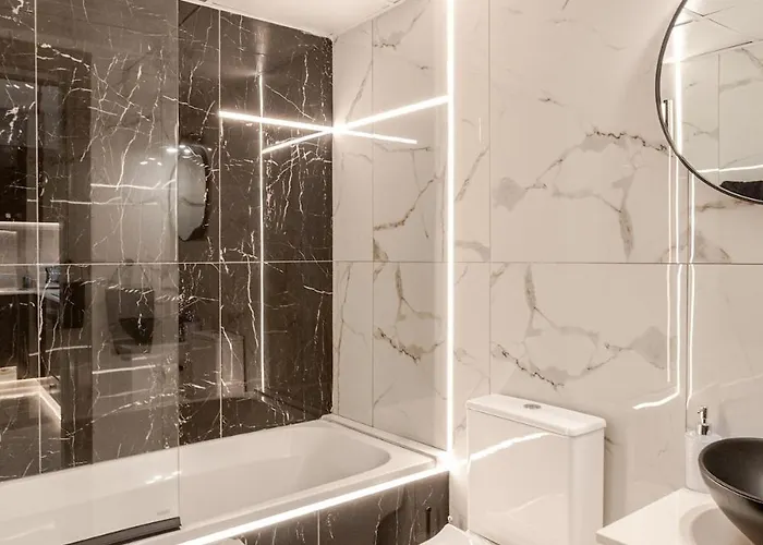 Seaside View 1-bedroom Apartment! * 라르나카